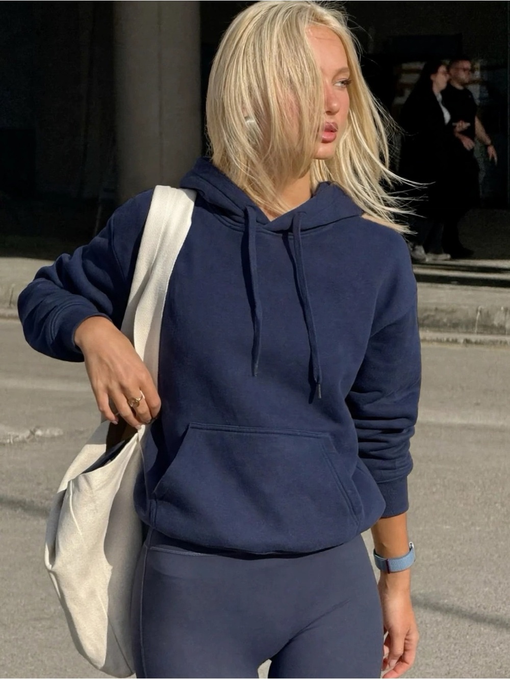 TNA Aritzia Navy Hoodie Size S Cozy Fleece Pullover Kangaroo Pocket